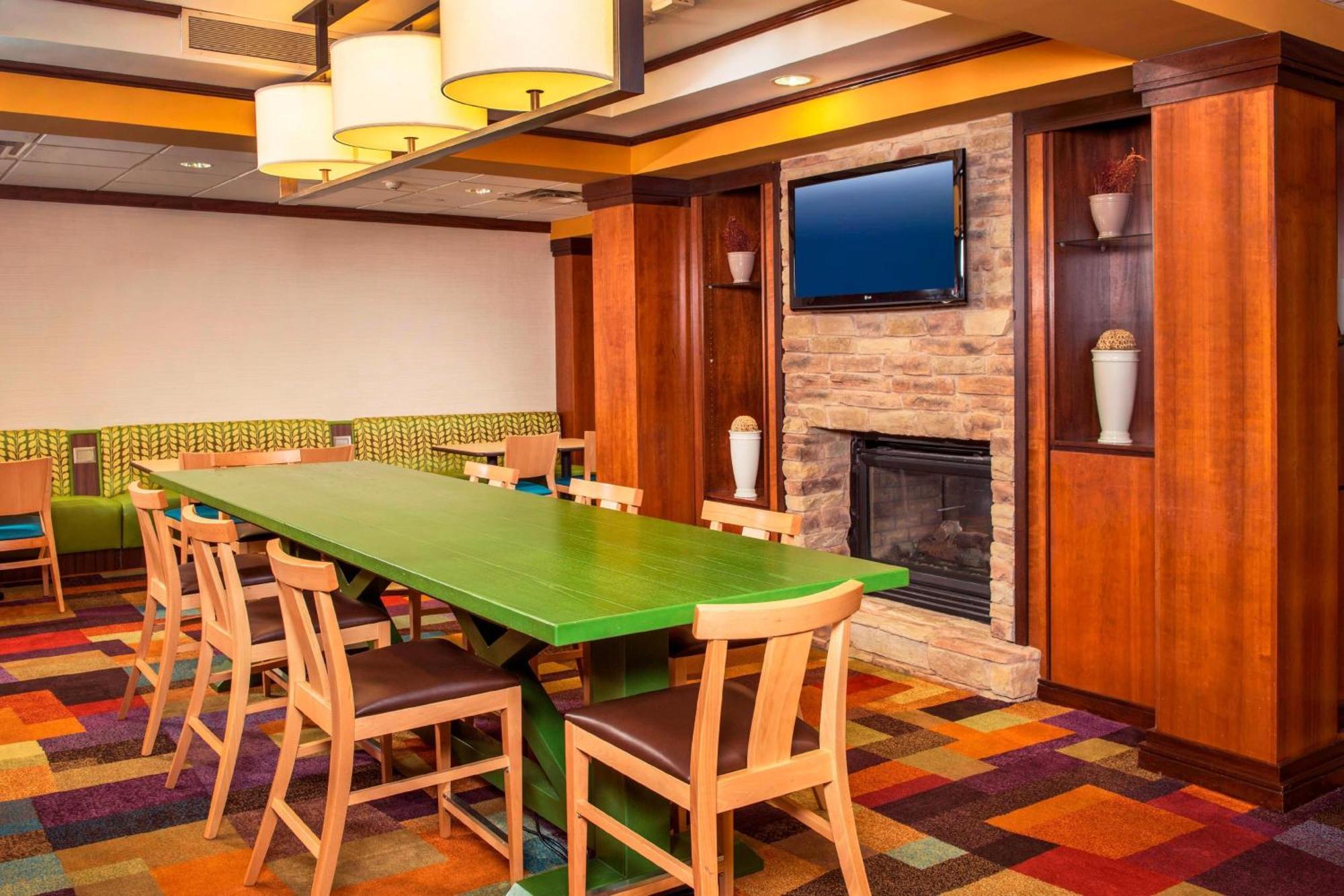 Fairfield Inn & Suites By Marriott וויליאמסבורג מסעדה תמונה