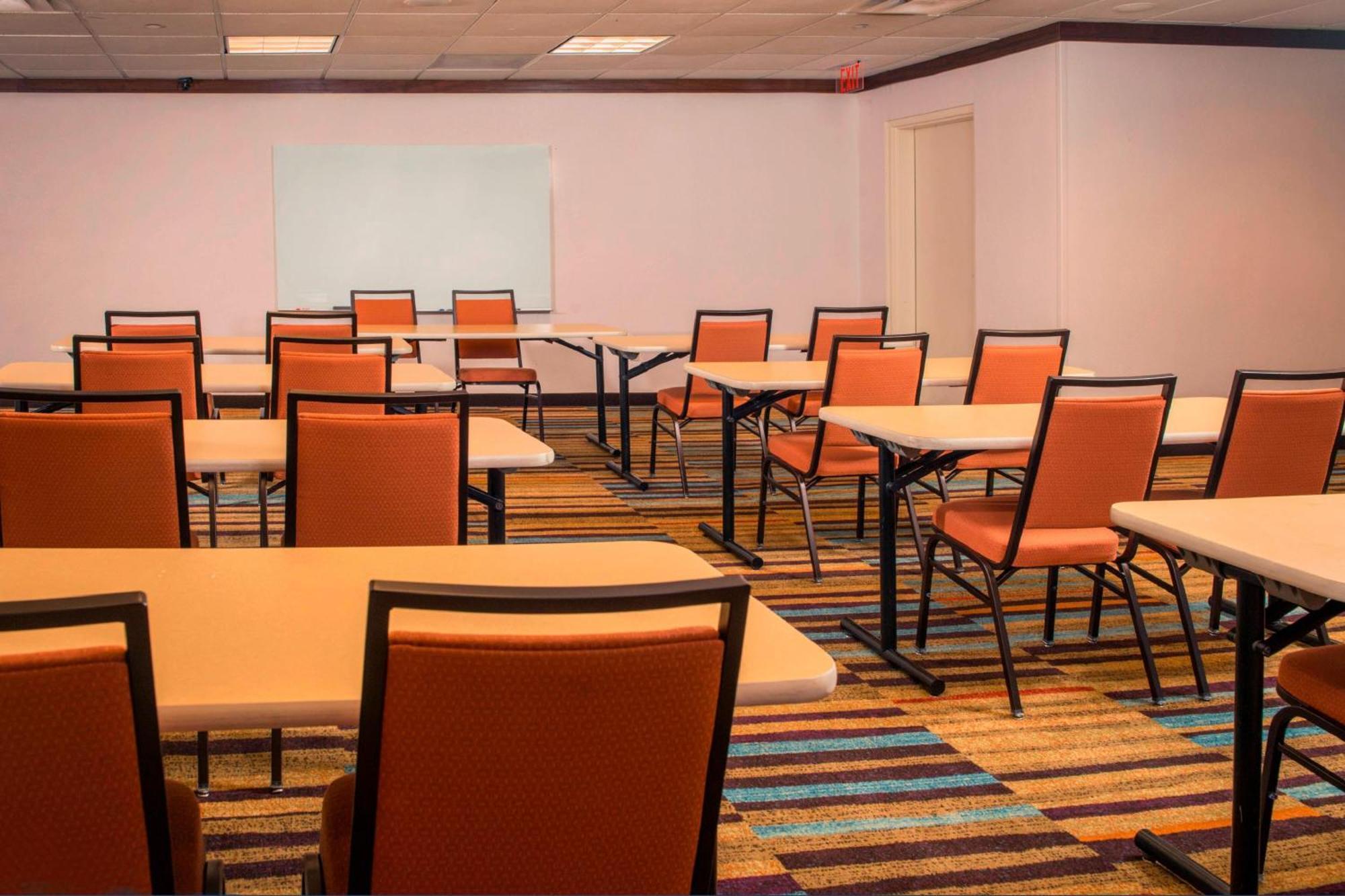 Fairfield Inn & Suites By Marriott וויליאמסבורג עסק תמונה