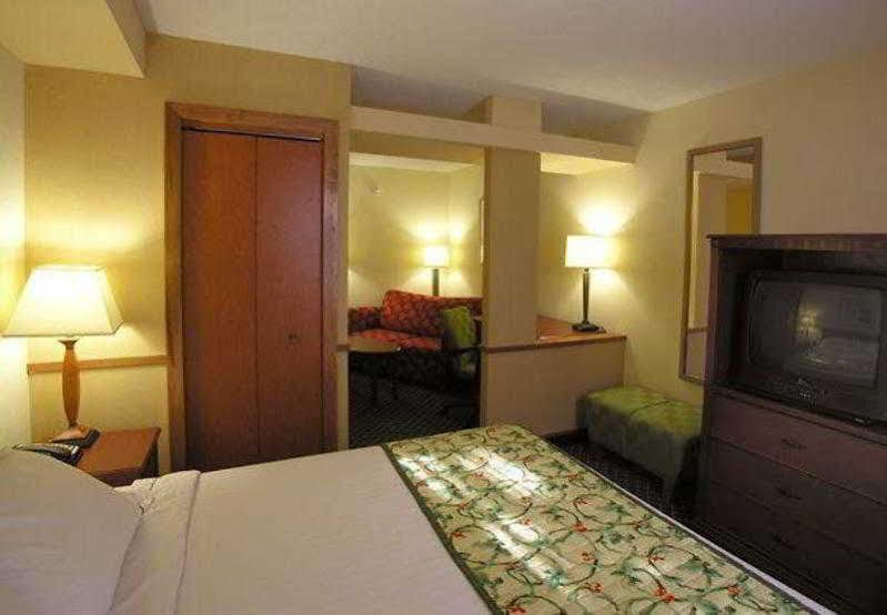 Fairfield Inn & Suites By Marriott וויליאמסבורג מראה חיצוני תמונה
