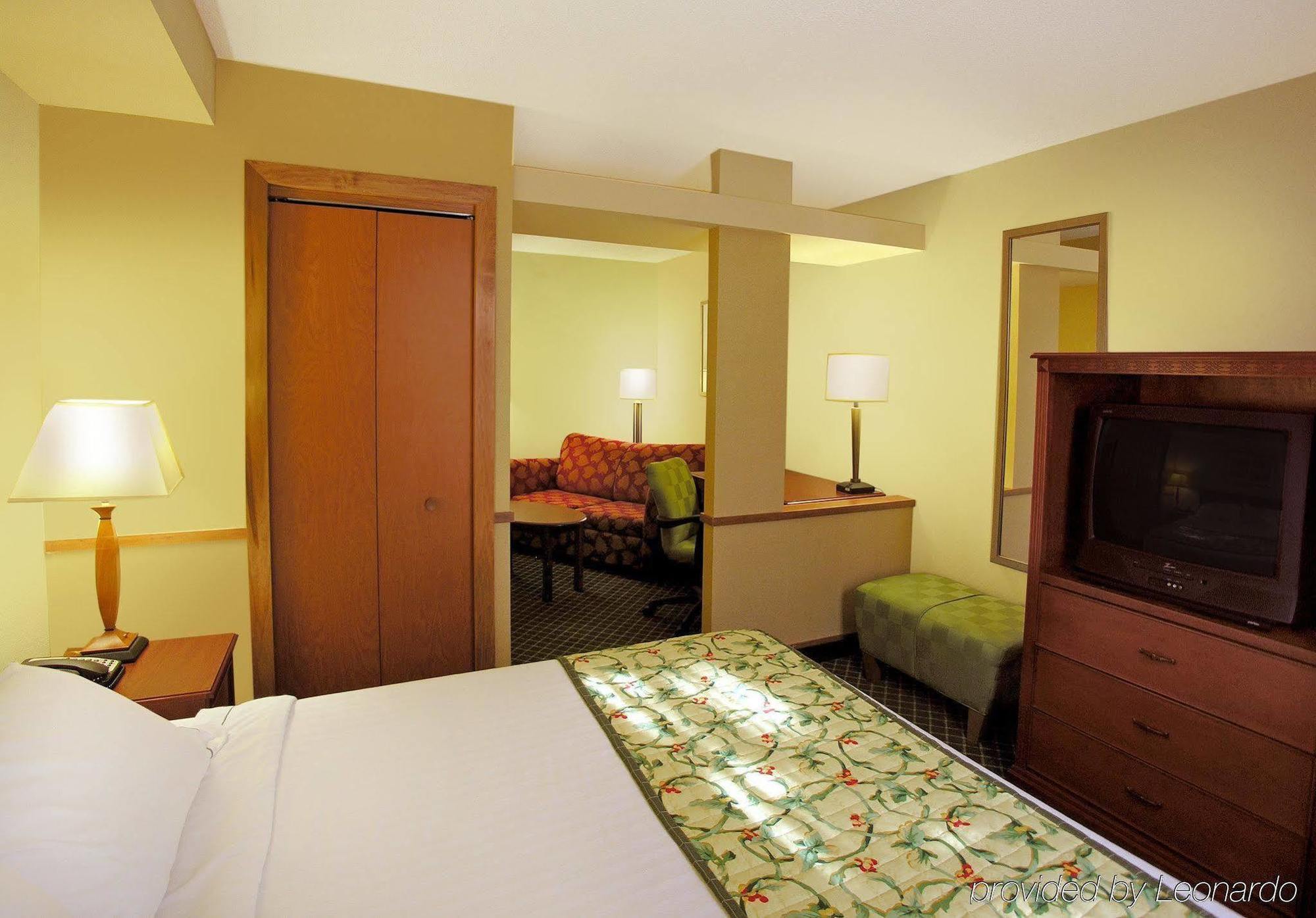 Fairfield Inn & Suites By Marriott וויליאמסבורג מראה חיצוני תמונה