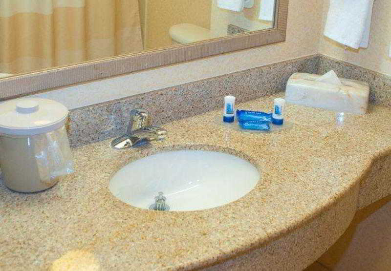 Fairfield Inn & Suites By Marriott וויליאמסבורג מראה חיצוני תמונה